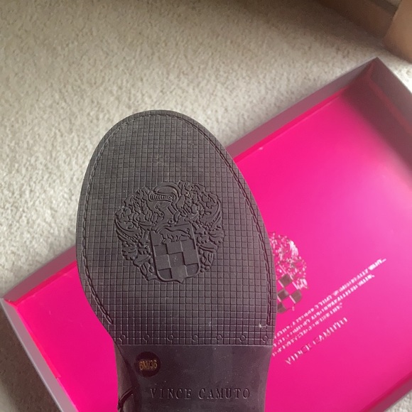 Vince Camuto riding boots- Farren 6M - Picture 4 of 6